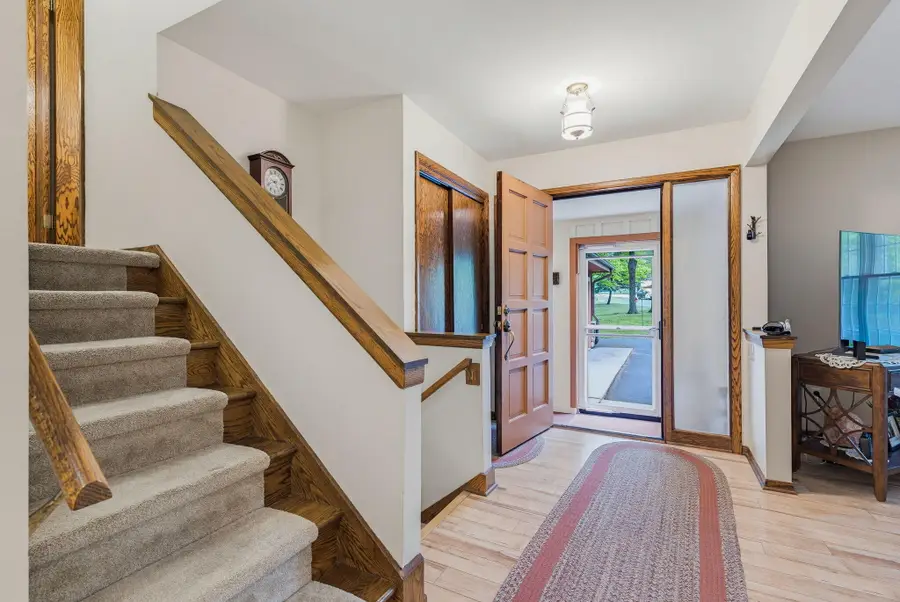 1820 Candlewood Ln, Richfield, WI 53076 - #2