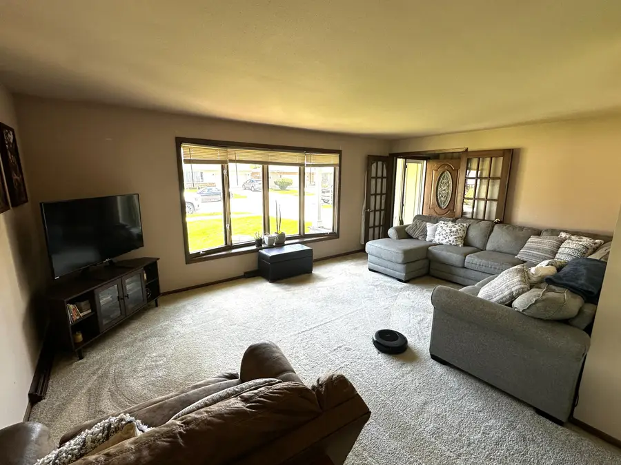 2424 W Mark Dr, Sheboygan, WI 53083 - #3