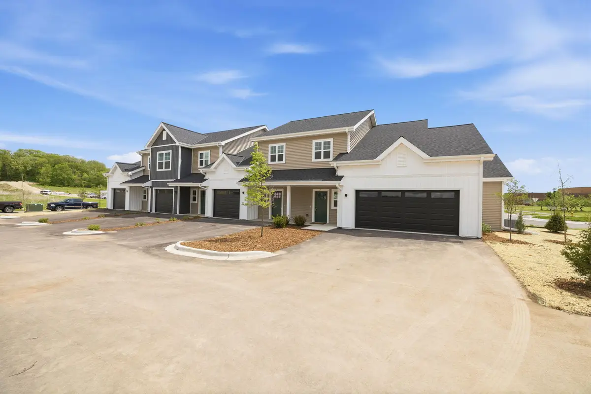 1364 Marigold Dr, Fort Atkinson, WI 53538 - #1