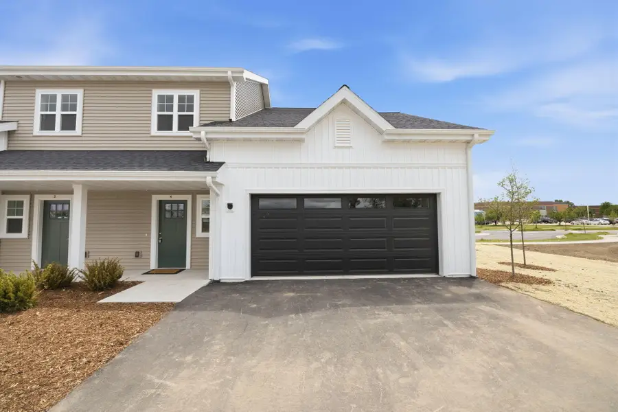 1364 Marigold Dr, Fort Atkinson, WI 53538 - #2