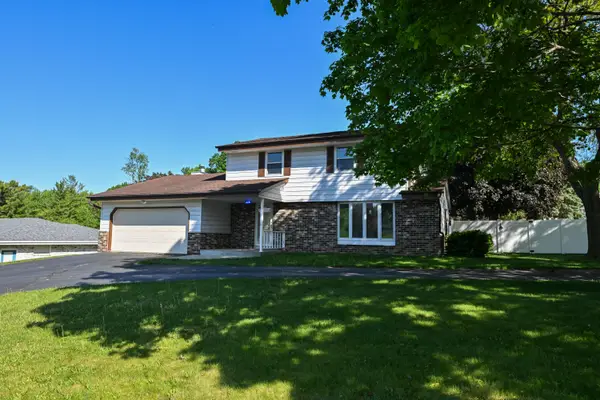 10045 W Meadow Dr, Greenfield, WI 53228