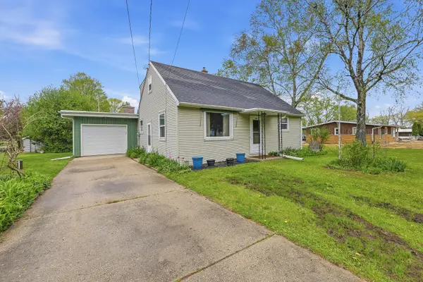 608 N 40th St, Sheboygan, WI 53081
