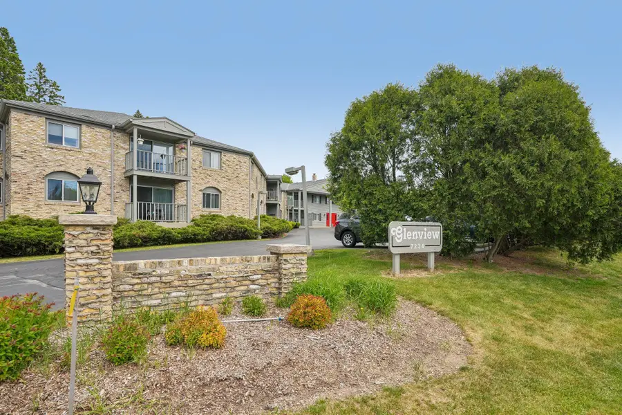 7234 N Green Bay Ave, Glendale, WI 53209 - #3