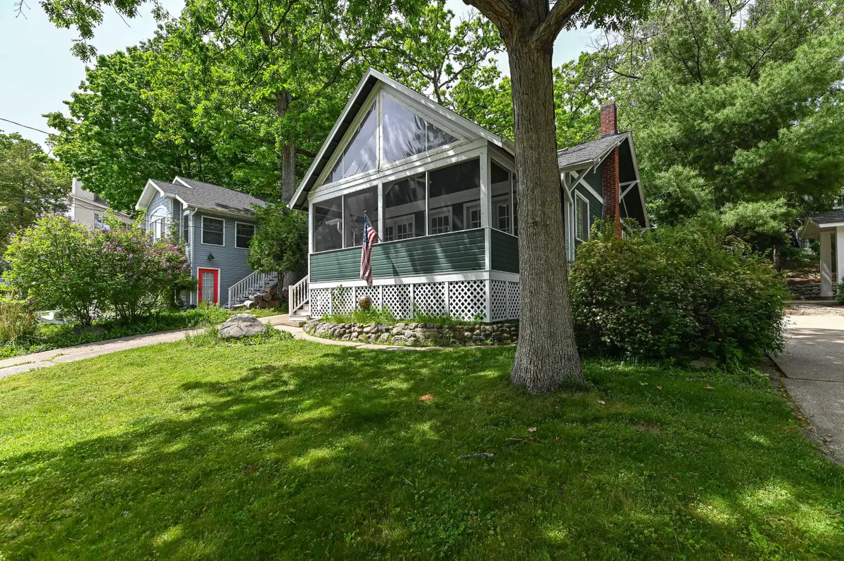 84 Lower Loch Vista Dr, Williams Bay, WI 53191 - #1