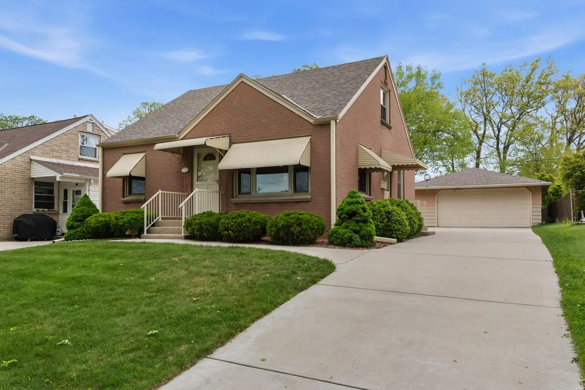 162 W Allerton Ave, Milwaukee, WI 53207 - #1