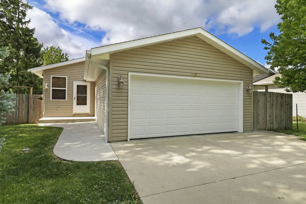 209 E Chestnut St, Silver Lake, WI 53170 - #1