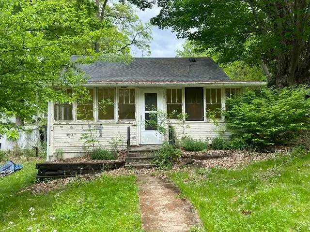 802 Manor Dr, Twin Lakes, WI 53181 - #2
