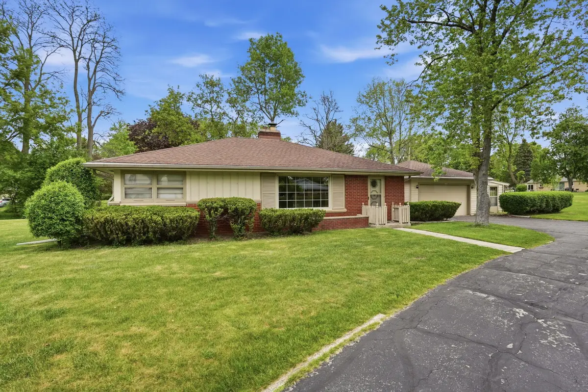 14250 Ivy Ln, Brookfield, WI 53005 - #1