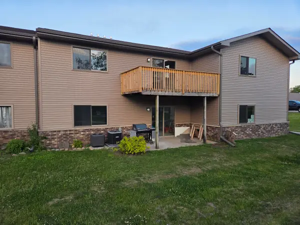 1011 S Second St, Delavan, WI 53115