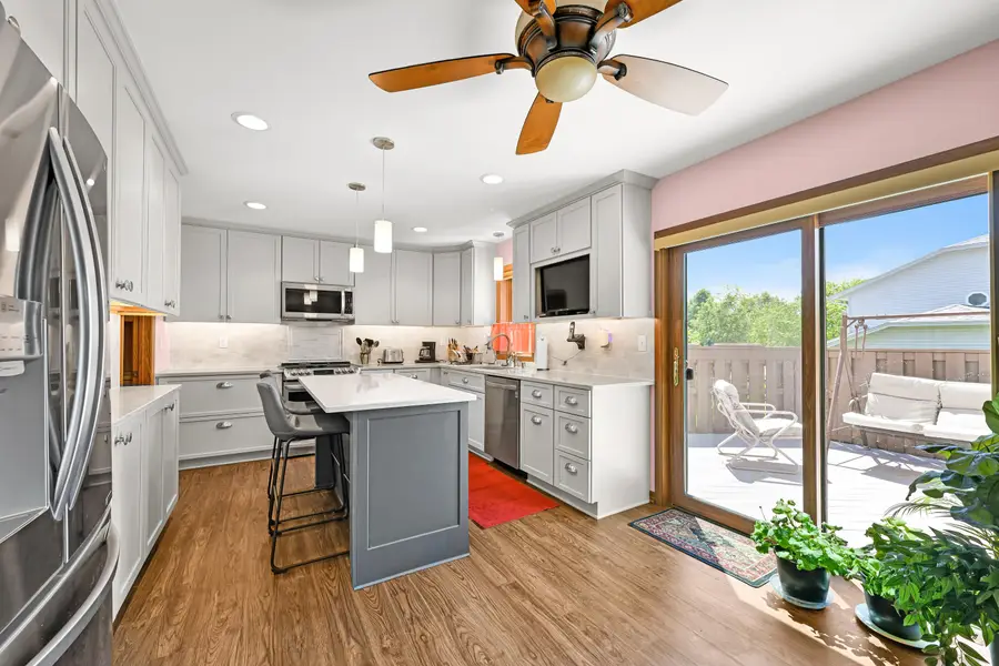 971 S Imperial Dr, Hartland, WI 53029 - #3