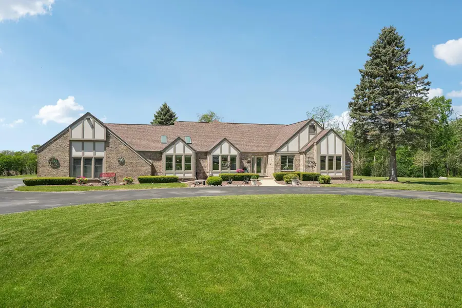 7604 Treeview Dr, Caledonia, WI 53108 - #2