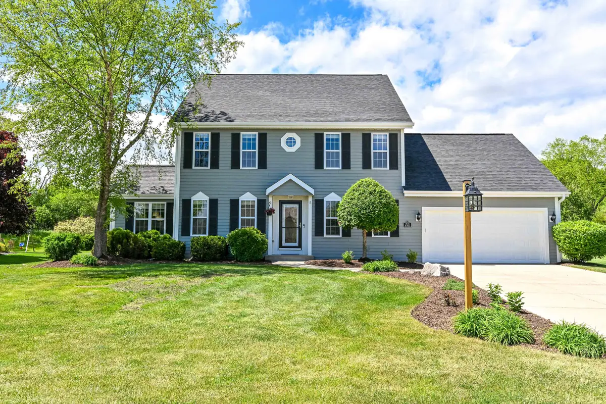 W231N7953 Martin Ct, Sussex, WI 53089 - #1