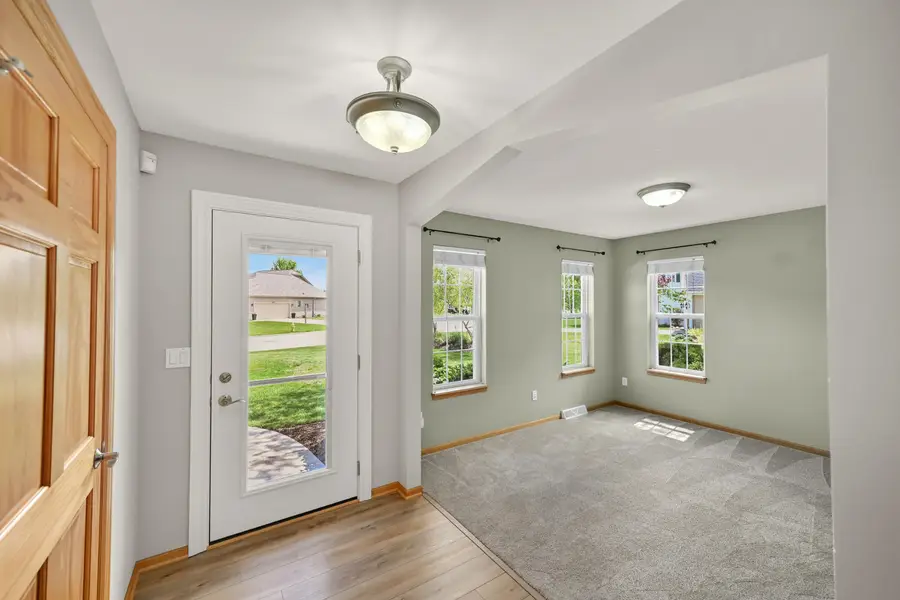W231N7953 Martin Ct, Sussex, WI 53089 - #2