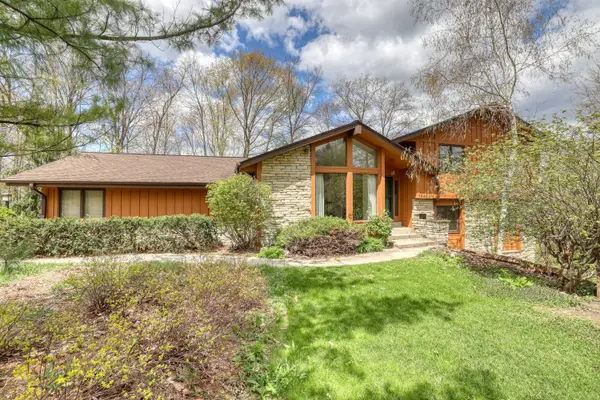 1545 Constitution Dr, Brookfield, WI 53045