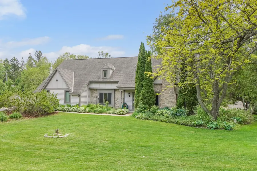 906 Scenic Heights Dr, Delafield, WI 53018 - #2