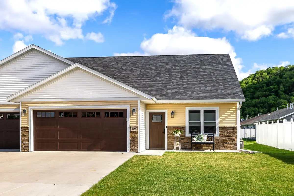 3827 Sunnyside Dr W, La Crosse, WI 54601 - #1