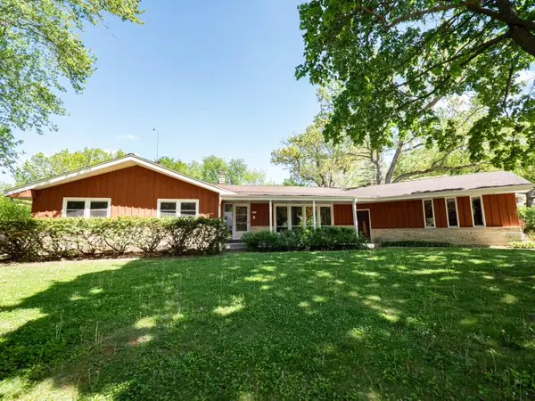 615 Tenny Ave, Waukesha, WI 53186