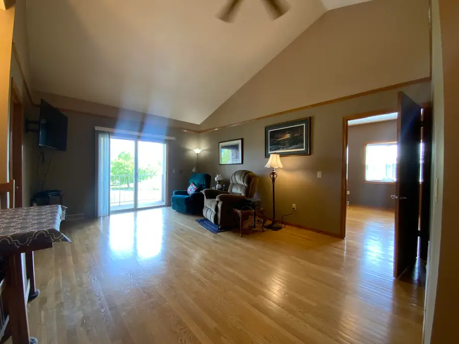 1807 Ridgeway Dr, De Pere, WI 54115 - #2