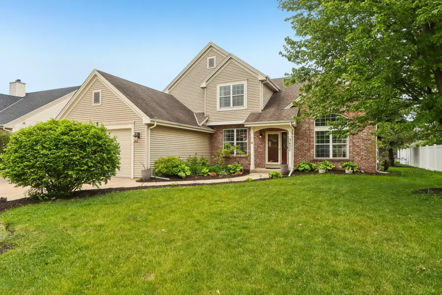 3622 Applewood Dr, Waukesha, WI 53189 - #2