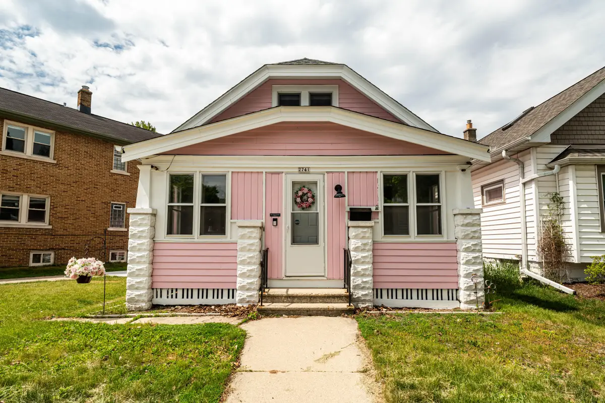 2741 S Delaware Ave, Milwaukee, WI 53207 - #1