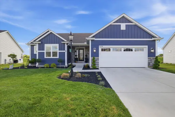 2938 Yahara Dr, Summit, WI 53066