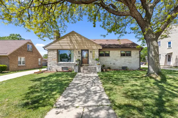 2781 S 76th St, West Allis, WI 53219