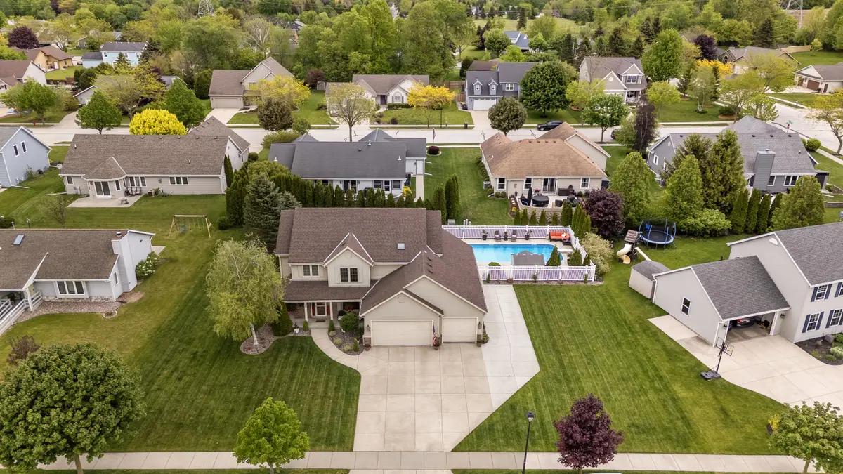 348 S Maple Ln, Saukville, WI 53080 - #1