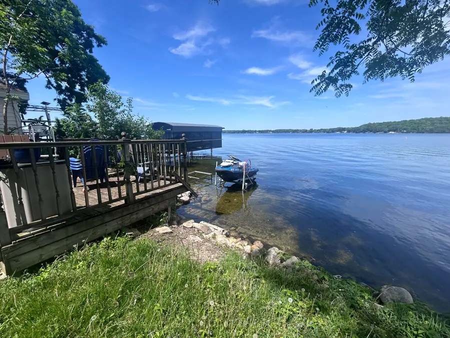 637 1st St, Delafield, WI 53018 - #2