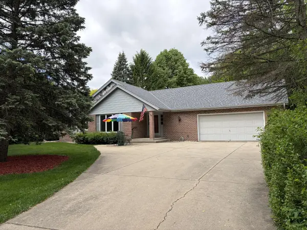 8232 Cooper Rd, Pleasant Prairie, WI 53142