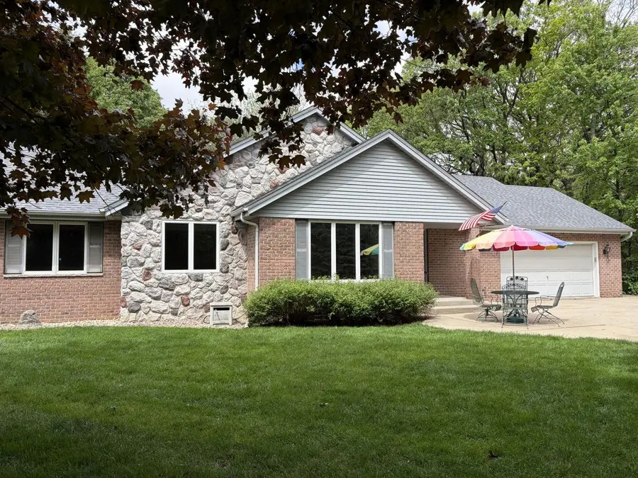 8232 Cooper Rd, Pleasant Prairie, WI 53142 - #2