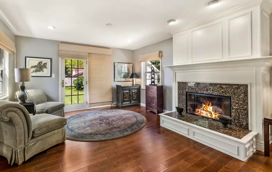 4943 N Diversey Blvd, Whitefish Bay, WI 53217 - #2