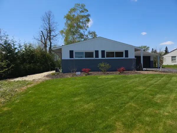 9131 N Pelham Pkwy, Bayside, WI 53217
