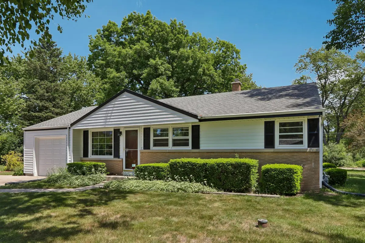 5700 S 41st St, Greenfield, WI 53221 - #1