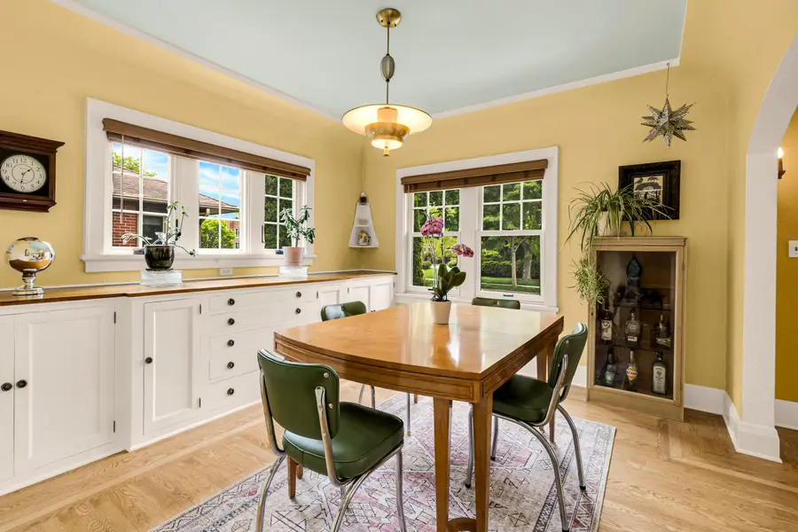 5912 N Berkeley Blvd, Whitefish Bay, WI 53217 - #3