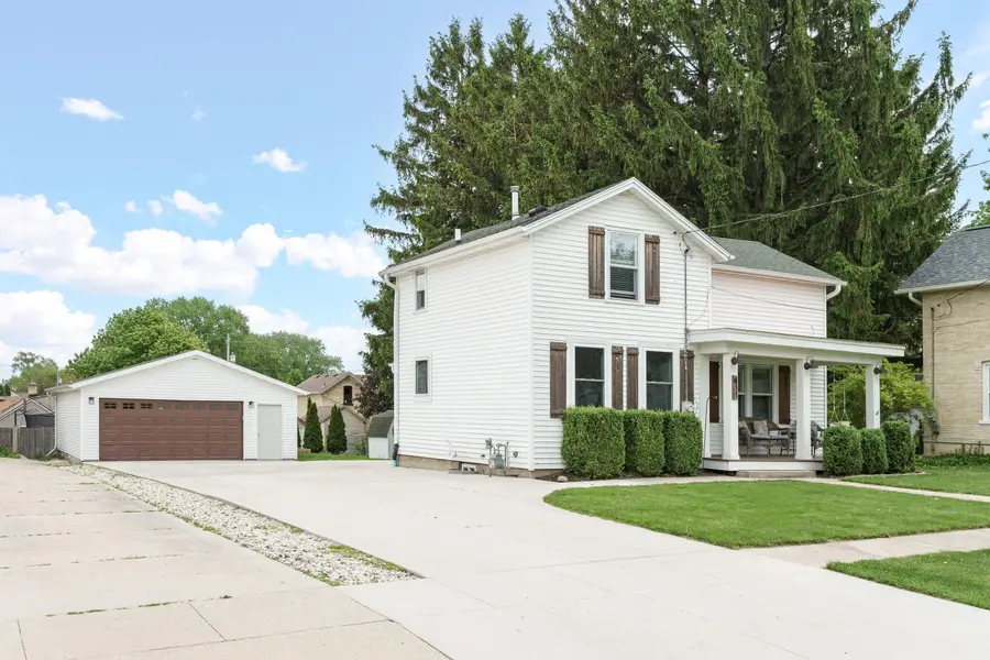 411 N Warren St, Watertown, WI 53098 - #2