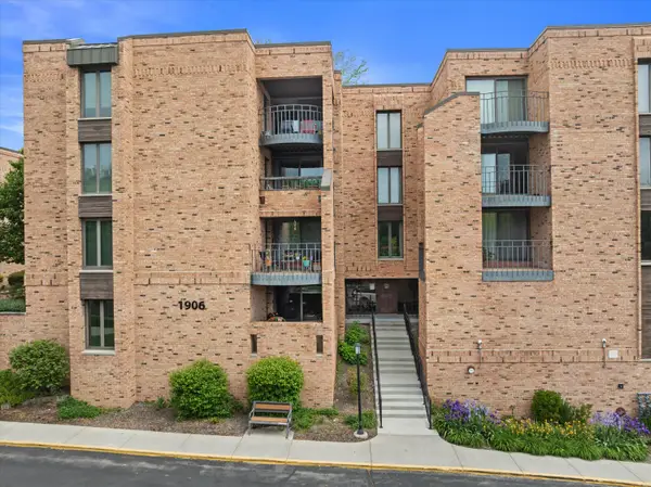 1906 E Shorewood Blvd, Shorewood, WI 53211