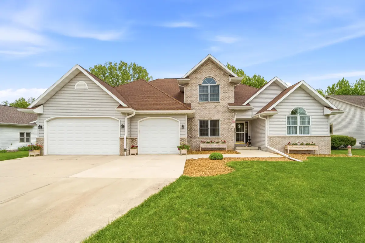 W5148 Kennedy Dr, Fond Du Lac, WI 54937 - #1