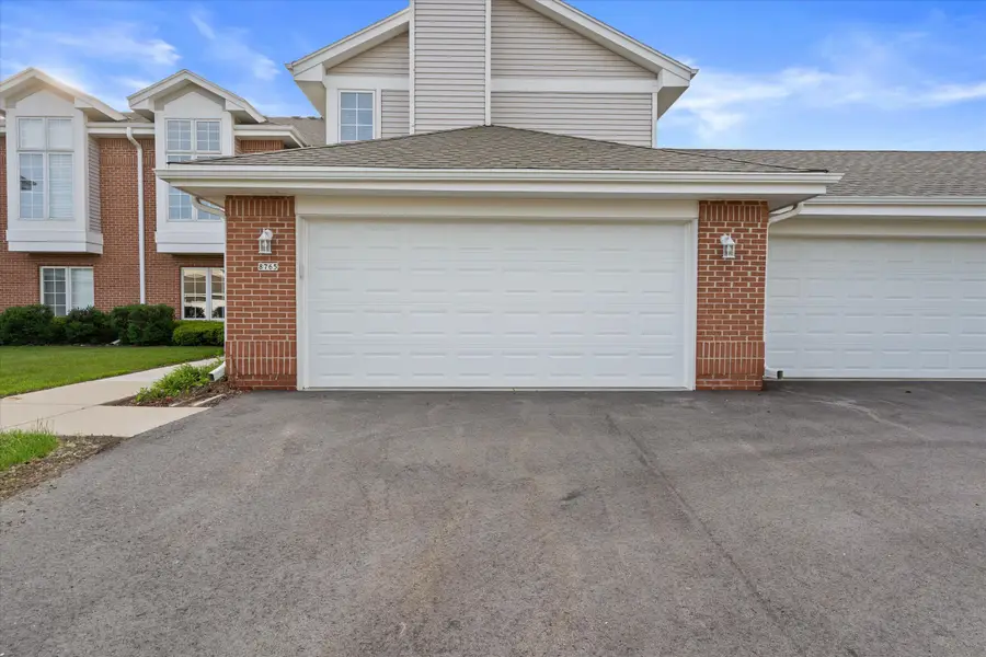 8765 Westlake Dr, Greendale, WI 53129 - #2