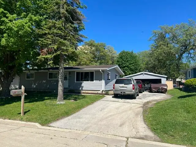 3229 Kearney Ave, Mount Pleasant, WI 53403 - #1