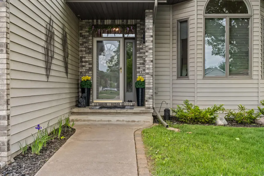 2019 Sandalwood Dr, Onalaska, WI 54650 - #2
