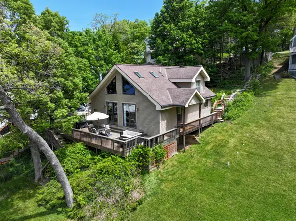 N8774 Wilmers Point Ln, East Troy, WI 53120