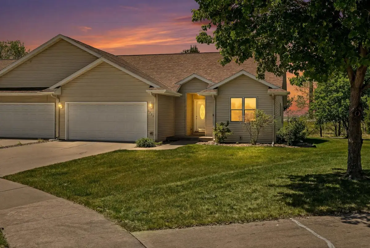 1332 Harvest Cir, Holmen, WI 54636 - #1