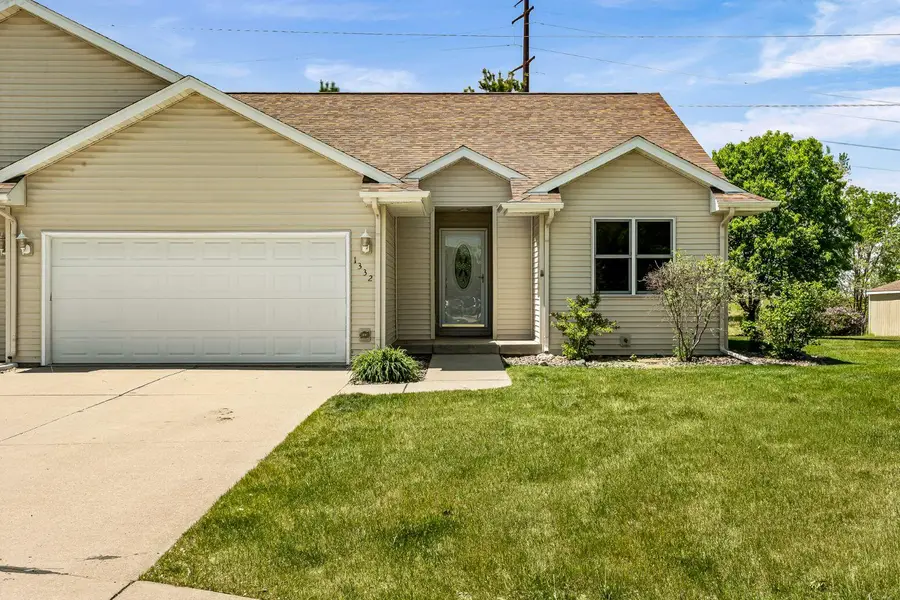 1332 Harvest Cir, Holmen, WI 54636 - #2