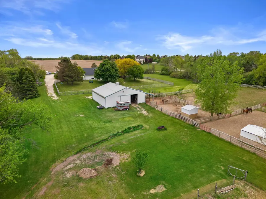 12205 N Vega Ave, Mequon, WI 53097 - #2