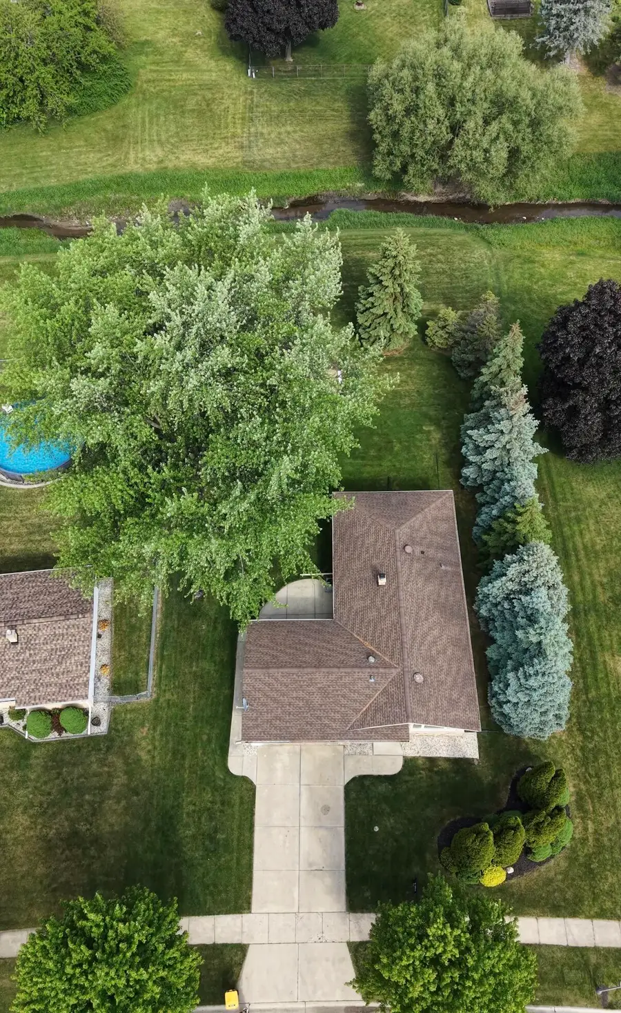 8049 S Waring Dr, Oak Creek, WI 53154 - #3