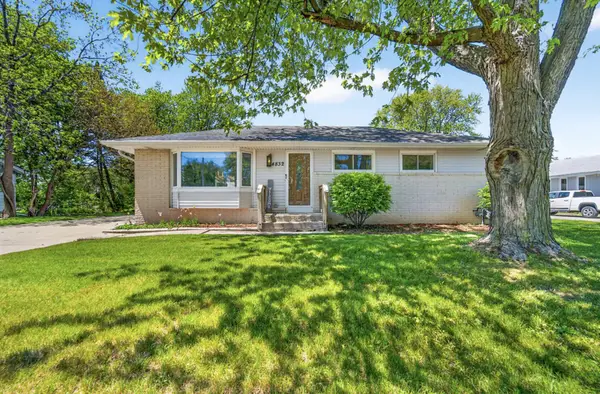 4832 Tanglewood Ave, Caledonia, WI 53402