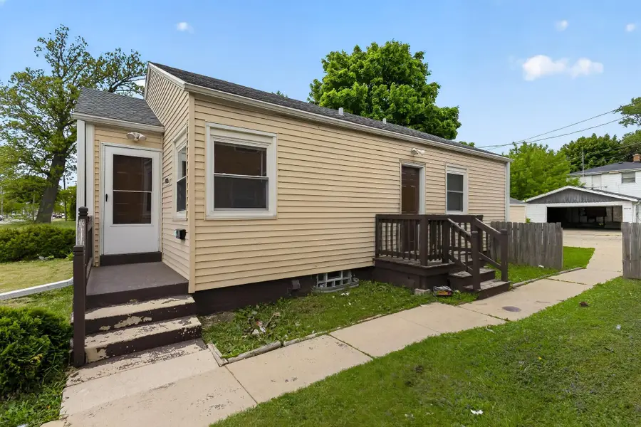 4806 W Hampton Ave, Milwaukee, WI 53218 - #3