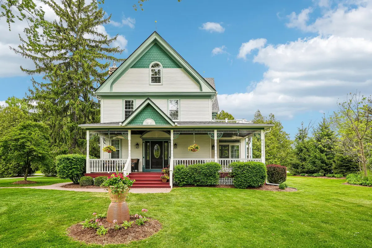 10763 N Cedarburg Rd, Mequon, WI 53092 - #1