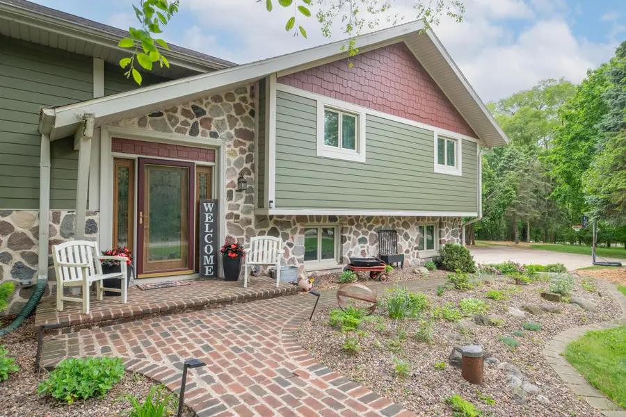 N29W29951 Shel-mar Dr, Delafield, WI 53072 - #2