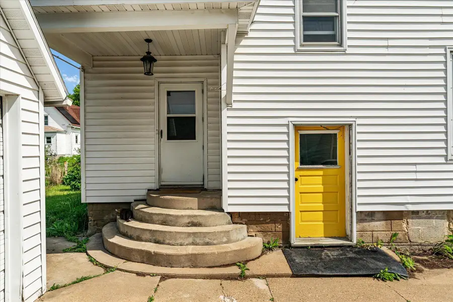 215 N Cushman Ave, Viola, WI 54664 - #2
